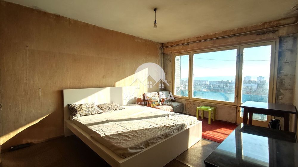 Продава се Тристаен апартамент в Варна, Левски - 80 кв.м за 889 €/кв.м - Снимка #1