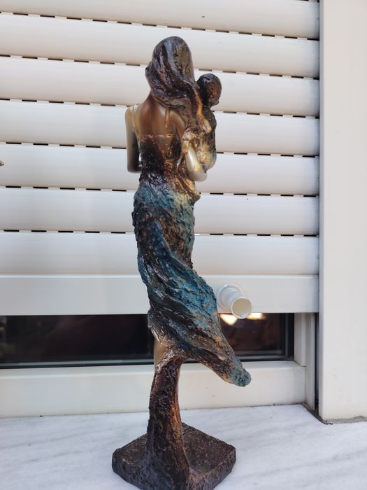 Statueta mama cu copil