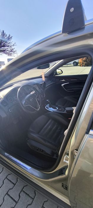 Opel Insignia Country Tourer 4x4 2.0 diesel 195 cp