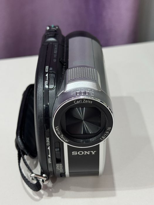 Продам видеокамеру Sony DCR-DVD610