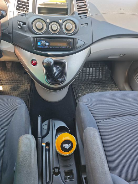 Mitsubishi Grandis 2.4 MIVEC 2007 ГАЗ 7 места