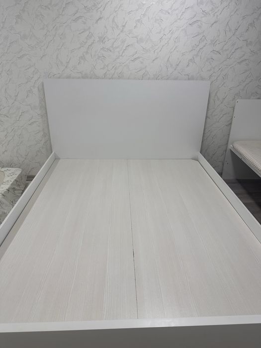 Продам кровать  180х190 в хорошем состояние
