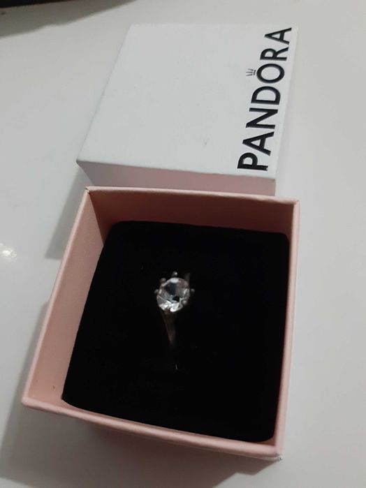 Inel de argint stil logodna cu piatra in cutie cadou Pandora