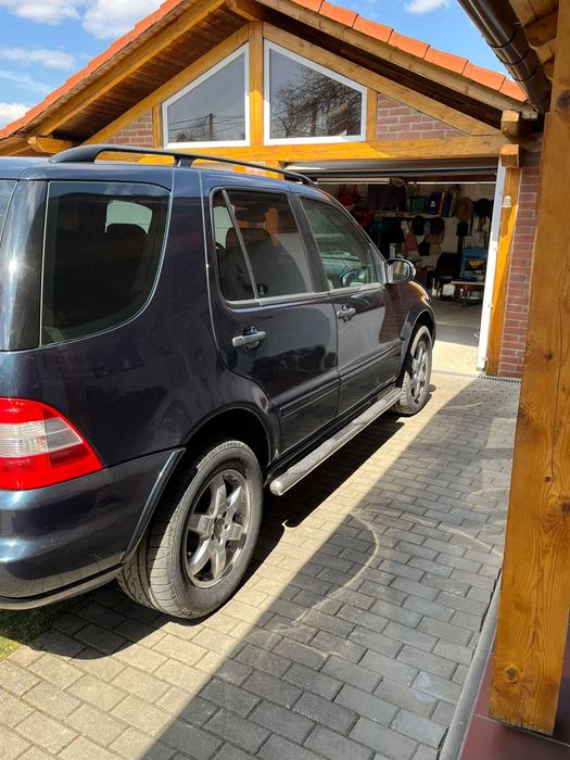 Mercedes Benz ML400