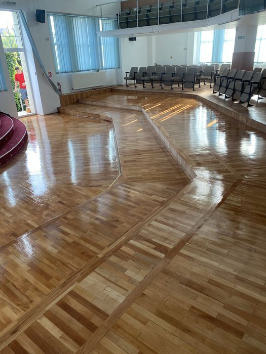 Scara parchet Reconditionare slefuire raschetare