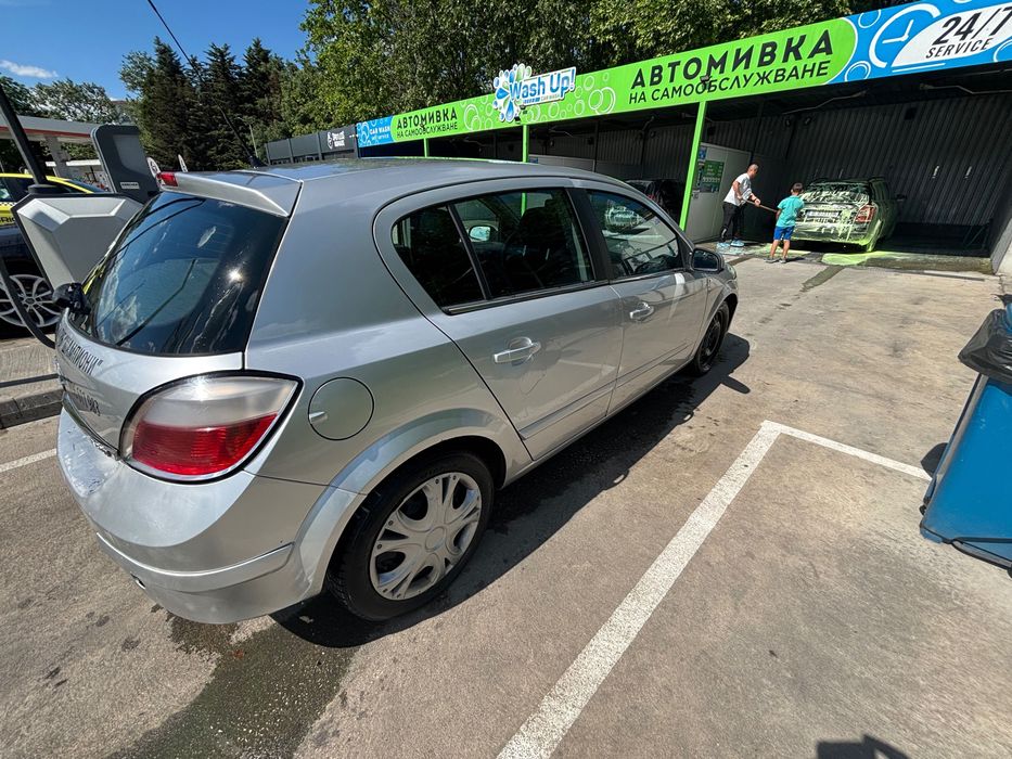 Автомобил Opel Astra