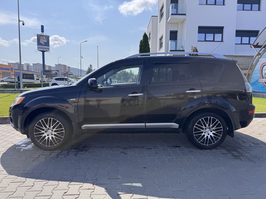Mitshubishi Outlander 2.2 Diesel, an 2008, 7 locuri