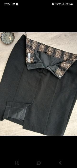 Fustă neagra mărime mare 48