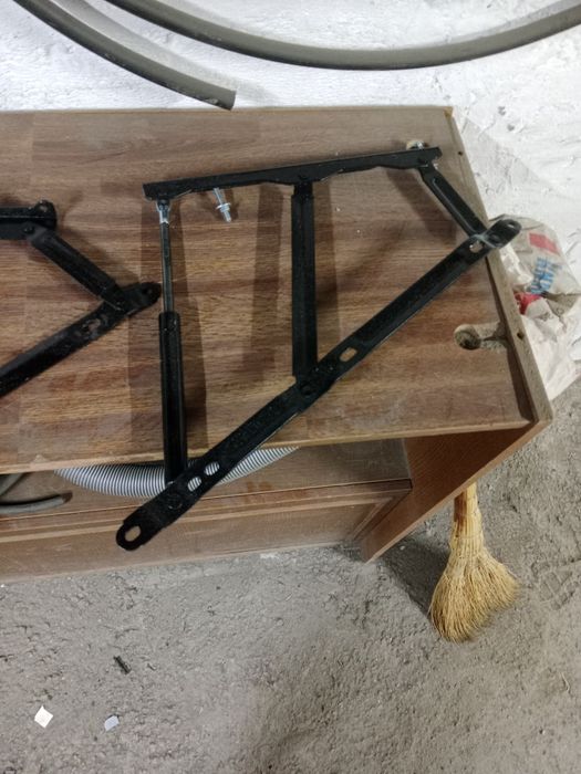 Продам доводчик на кровать