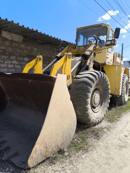 Фронтальный погрузчик продам