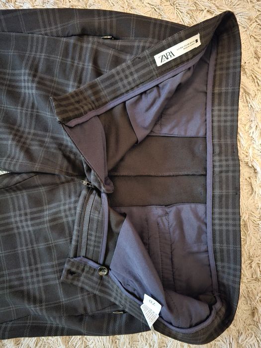 Vand pantaloni de la Zara