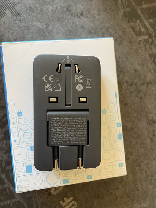 Anker travel adapter 5 in 1 20 w