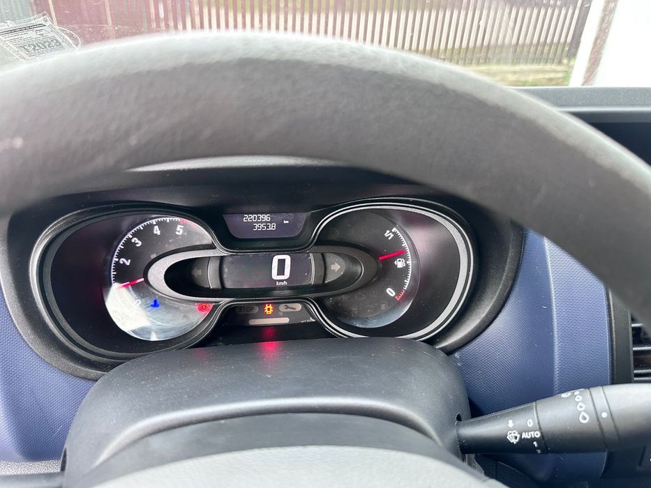 Opel vivaro se vinde sa la schimb