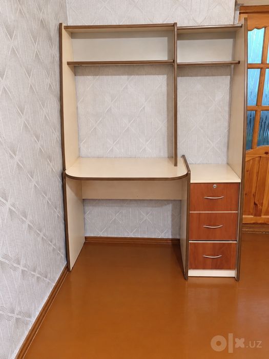 Продается компьютерный стол