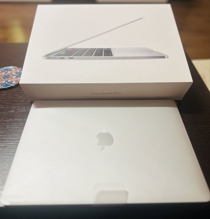 MacBook Pro 13" 2020 intel i5, 512 GB SSD, 16 GB RAM