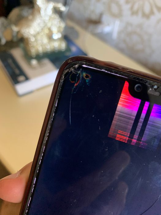 Продаются Телефон  Xiaomi Mi 8