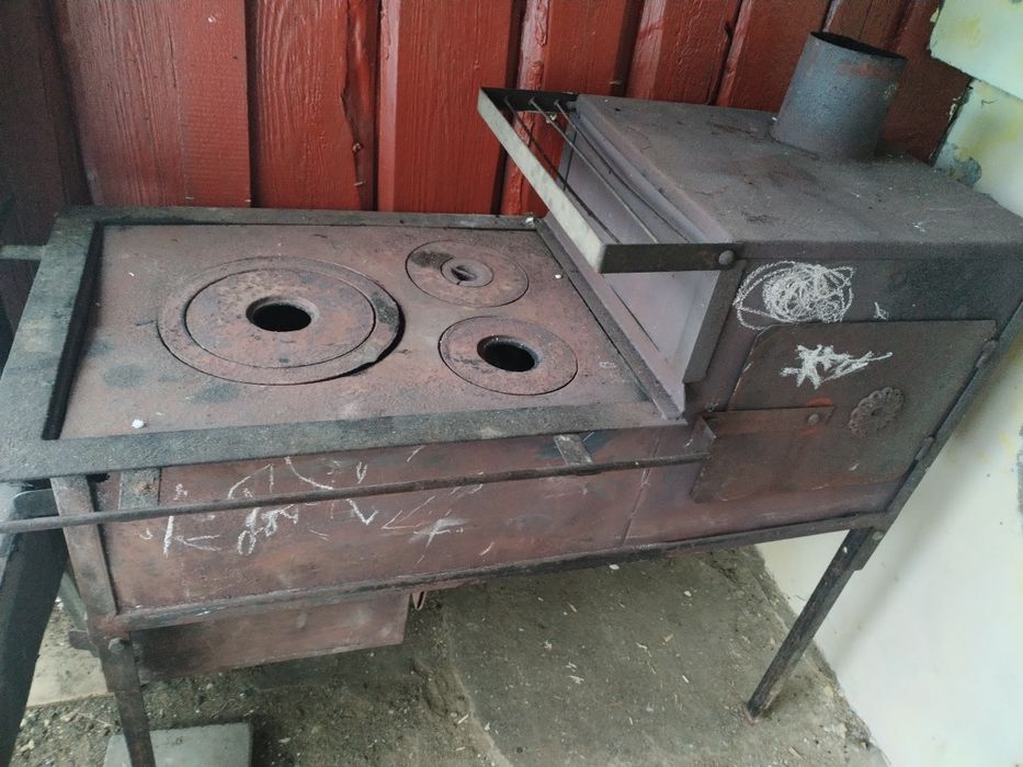 Vând sobă în stare bună