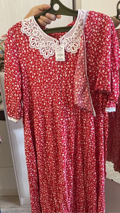 Продам новое платье с косынкой