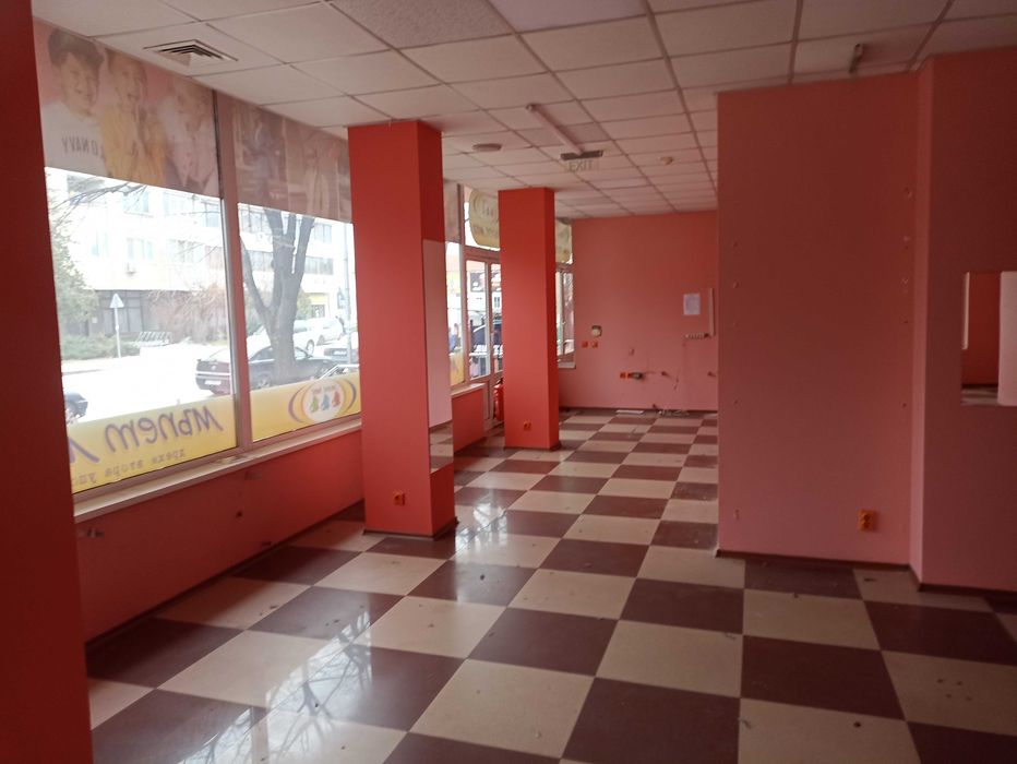 Дава се под наем Магазин в Силистра, в.з. Юг - 250 кв.м за 1020 € - Снимка #4