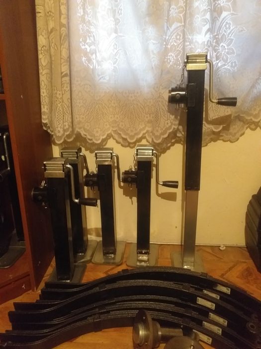 Опорная стойка домкратная