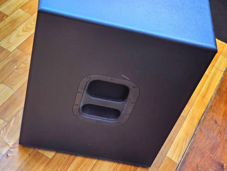 Активный сабвуфер JBL IRX115S