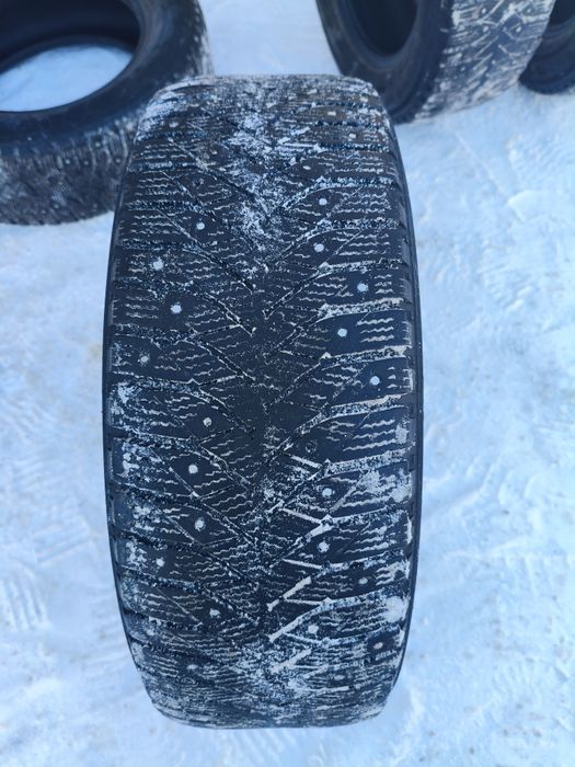 Продам б/у резину 205/65/15