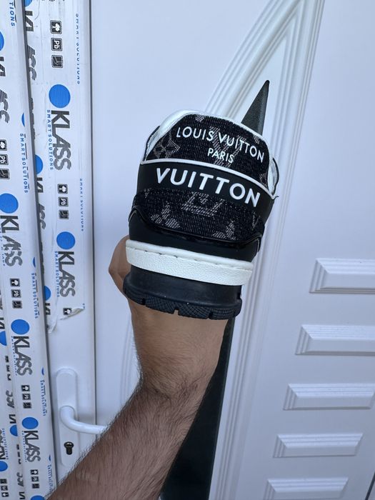 Louis Vuitton marimea 42