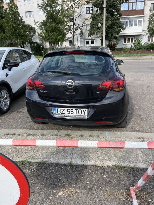 Vand opel 1,7 cdti 3300 euro