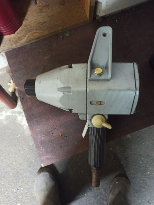 Гайковёрт пневматический