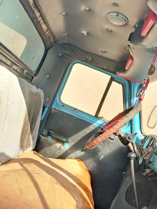 Yahshi moshina gaz 53