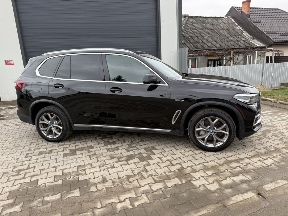 BMW X5 xDrive45e • 2022 • Plug-In Hybrid