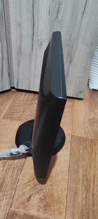 Монитор Fujitsu 1600x900