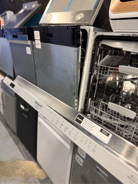 Maşină de spălat vase încorporabilă  Hotpoint Ariston HIO 3C24 F