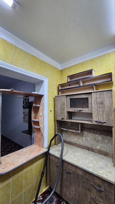 Yunsobod 10 kv 2/2/5/61 kv 2*3 balkon 2 ta meb tex bn qoladi srochniy