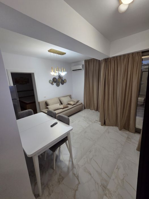 Închiriez apartament central