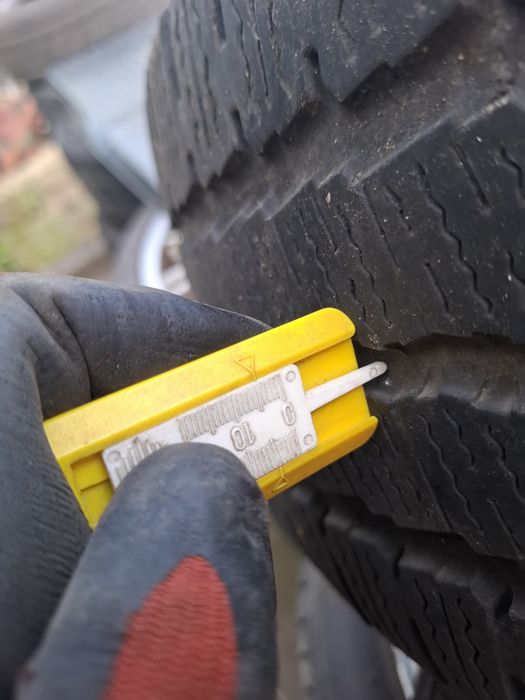 Зимни бусови гуми 235/65/16C дот 2024г бус камионче падащ борд