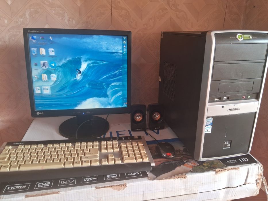 Stol kompyuteri sotiladi