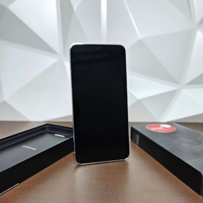 Samsung s22+ 8/256Gb ideal va s22