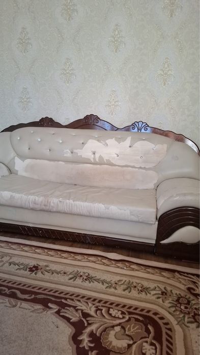 Диван  и два кресла