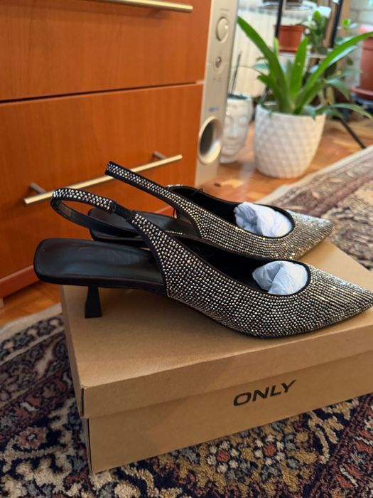 Блестящи официални обувки ONLY 41 номер