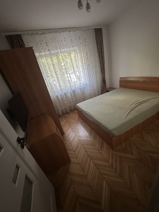 Inchiriez apartament