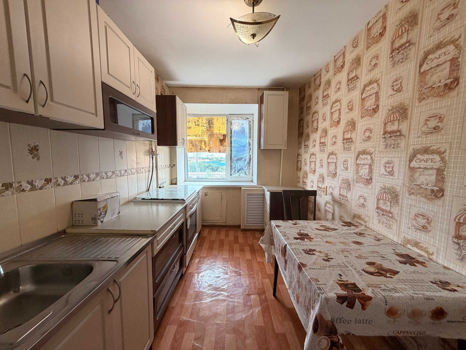 продам трех комнатную квартиру