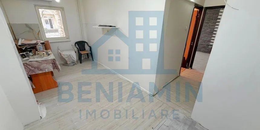 Vand Apartament 4 camere Bilateral V rosie