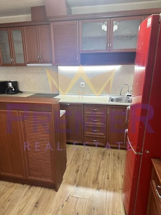 Дава се под наем Тристаен апартамент в Варна, Цветен квартал - 75 кв.м за 612 € - Снимка #3