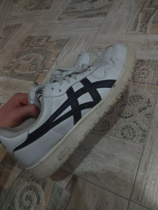 кроссовки белые asics japane s