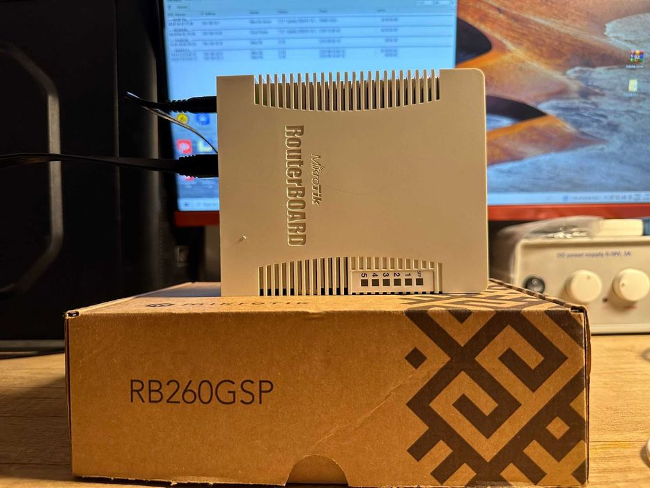 Switch Mikrotik RB260GSP