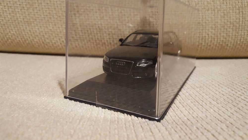 Колекционерски модел Minichamps Audi B8 Avant 1:43 1/768бр.