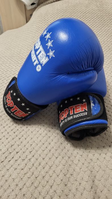 Боксерские перчатки