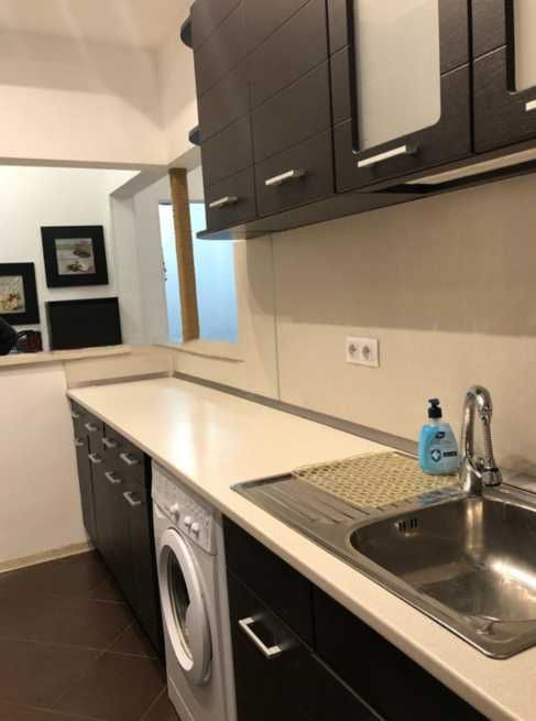 Дава се под наем Тристаен апартамент в София, Център - 96 кв.м за 716 € - Снимка #1