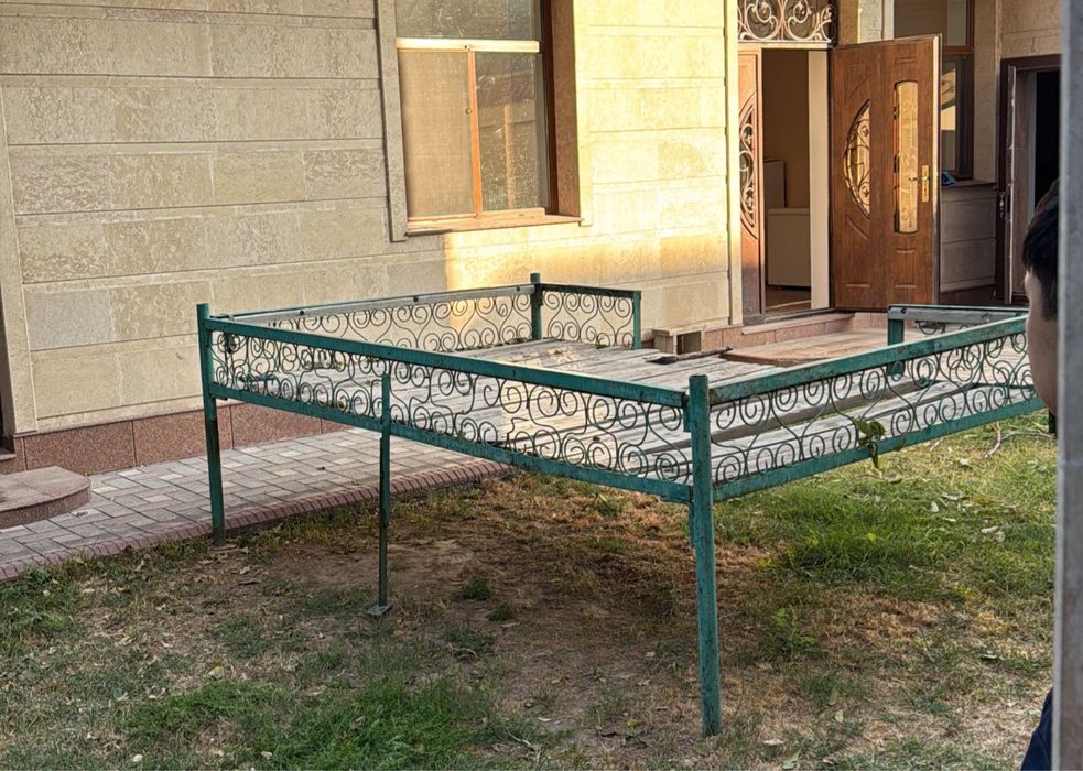 Продам тапчан в хорошем состояний